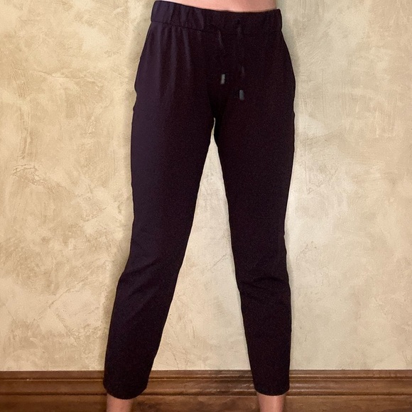 Lululemon On the Fly Pants - Picture 6 of 15